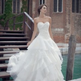 Um magnífico vestido de noiva da coleção de Veneza de Gabbiano