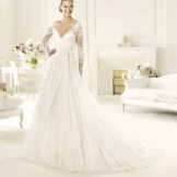 Vestido de noiva da coleção de 2013 de Elie Saab com decote profundo