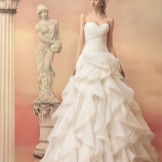 Vestido de novia de la exuberante colección Hellas.