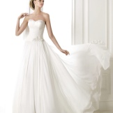 Въздушна сватбена рокля от Pronovias