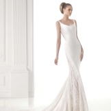 Vestido de noiva no estilo do minimalismo