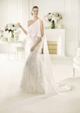 Gaun perkahwinan putih dengan gaya boho-chic