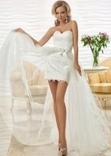 Vestido de noiva curto openwork por Oksana Mucha