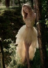 Lacy vestido de noiva curto com uma saia destacável