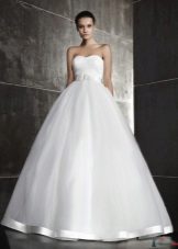 Vestido de novia de Amour Bridal Magnífico.