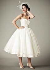 Magnífico vestido de novia corto en estilo años 50