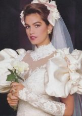 Bryllupskjole i stil med 80-tallet