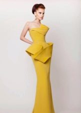 فستان سهرة أصفر مع تشمس