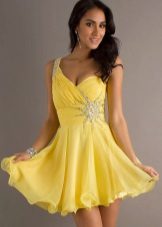 فستان أصفر قصير