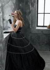 Vestuvinė suknelė juodos spalvos