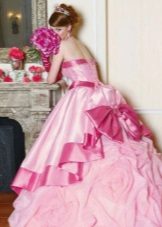 Vestido de novia rosa exuberante