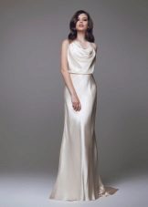 Gaun pengantin dalam gaya vintaj dengan bodice percuma