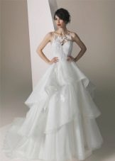 Bryllupskjole med tiered nederdel 2016