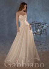 Gaun pengantin dengan korset dari koleksi Rahsia keinginan dari gabbiano