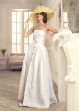 Gaun pengantin dengan butang oleh Tatiana Kaplun