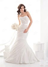 Gaun pengantin dari Menjadi Pengantin 2013 dengan kain tirai