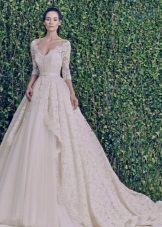 فستان زفاف من مجموعة شتاء 2014 بأسلوب الأميرة