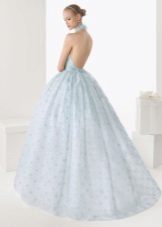 Ljusblå bröllopsklänning med öppen rygg
