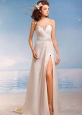 Vestido de noiva da coleção Paradise Island com uma fenda