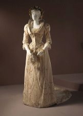 18-19 amžiaus vestuvių suknelė