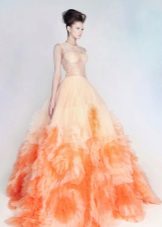 Оранжева сватбена рокля