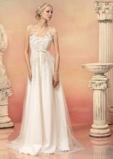 Сватбена рокля от колекцията Hellas на пода