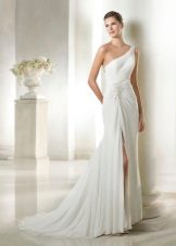 Gaun pengantin dari koleksi Fesyen dari San Patrick Greek