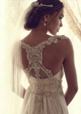 Vestido de noiva com strass por Anna Campbell