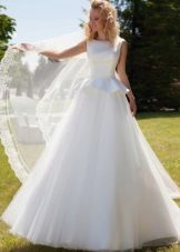 فستان زفاف مع تشمس من أوكسانا موتشا