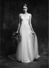 Vestido de novia de Anne-Mariee de la colección 2015 es sencillo.