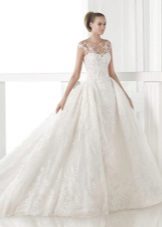Magnífico vestido de novia blanco de Pronovias.