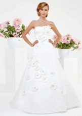Сватбена рокля от колекцията на Simple White от Kookla a-silhouette