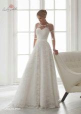 Lacy Wedding Dress sa pamamagitan ng Lady White