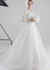 Klasikinė vestuvių suknelė su ilgomis rankovėmis