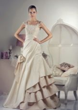 Gaun pengantin dari Tania Grig dengan baju tidur