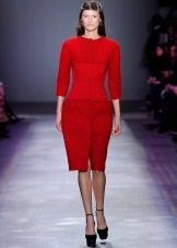 Raudona trikotažinė suknelė