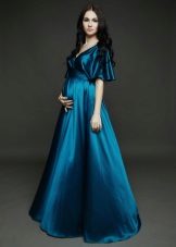 Mėlyna elegantiška suknelė nėščioms moterims