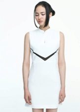 فستان مستقيم أبيض في النمط الصيني
