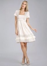 Linen dress na may lace stitching