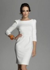 Rochie albă cu mînecă de trei sferturi
