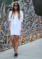 Hvit kjole skjorte