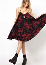 Рокля - рокля с червени рози