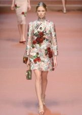 Gaun hangat dengan bunga ros Dolce & Gabbana