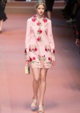 Vestido rosa com rosas Dolce & Gabbana