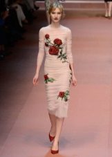 Roze jurk met rozen van Dolce & Gabbana