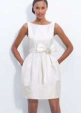 Λευκό φόρεμα τουλίπας