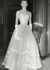 Audrey Hepburnová Plesové šaty