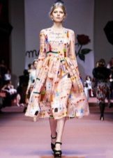 Middelslange kjole med barns tegninger av Dolce & Gabbana