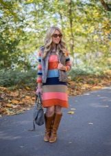 Pletené šaty v širokém barevném pruhu