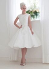 Kombinuota vestuvių suknelė su 50-ojo stiliaus rankovėmis
